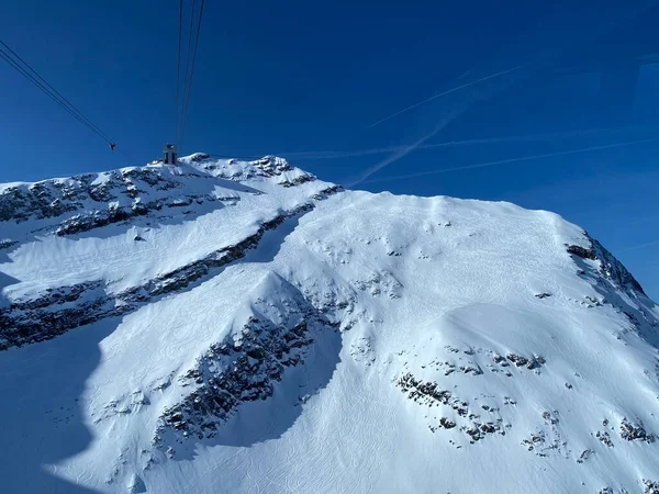 눈덮인 봉우리 Scex Rouge Rochers Scex Champ 스위스 보드의 Suisse — 스톡 사진
