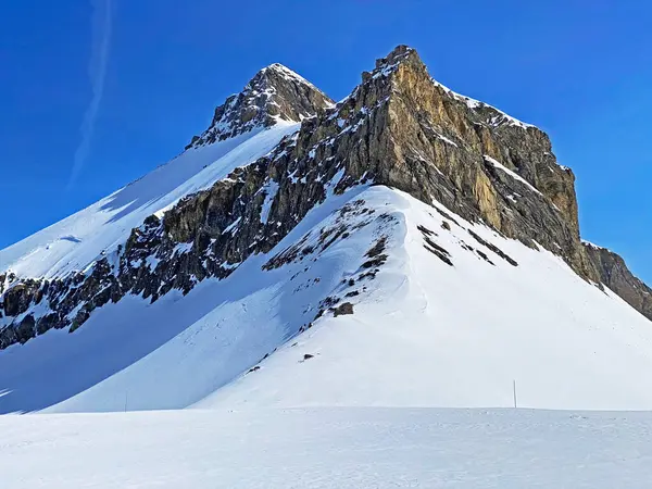 Snowy Bergtop Oldenhorn Oldehore Becca Audon Gelegen Een Bergmassief Les — Stockfoto