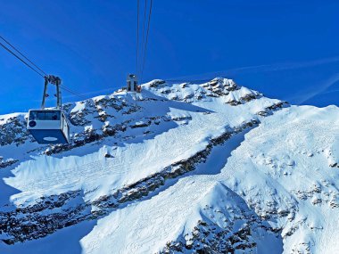Dağ teleferiği Col du Pillon - Cabane - Scex Rouge (Buzul 3000 kablo) veya Aerial halat yolculuğu (Havadan tramvay), Les Diablerets - Vaud Kantonu, İsviçre (Suisse)