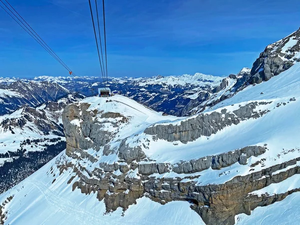 Bottenstationen Linbanan Col Pillon Scex Rouge Dalstationen Resmål Glacier 3000 — Stockfoto
