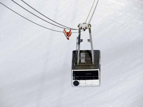 山区缆车Col Pillon Cabane Scex Rouge 冰川3000索道 或空中缆车 空中缆车 Les Diablerets — 图库照片