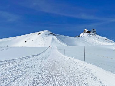 Buzul Yürüyüşü - Scex Rouge istasyonundan Quille du Diable 'a (Yolculuk hedefi Buzul 3000), Les Diablerets - Vaud Kantonu, İsviçre (Suisse)