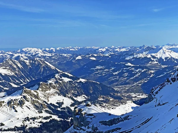 Wiosna Lodowata Alpejska Atmosfera Szwajcarskich Szczytach Gór Oglądana Masywu Les — Zdjęcie stockowe