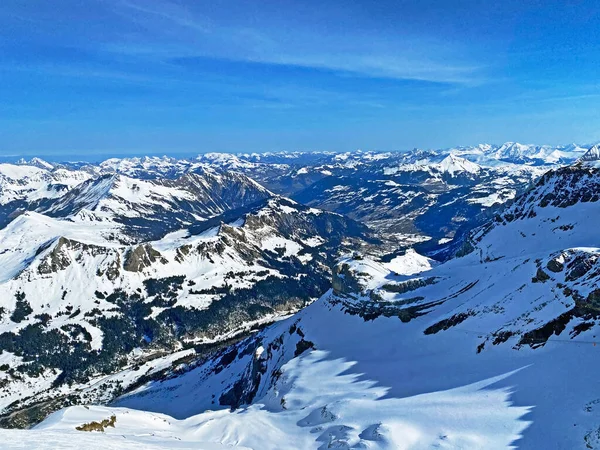 Lente Ijzige Alpiene Sfeer Zwitserse Bergtoppen Gezien Vanaf Het Les — Stockfoto