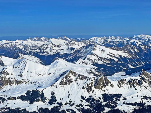 Wiosna Lodowata Alpejska Atmosfera Szwajcarskich Szczytach Gór Oglądana Masywu Les — Zdjęcie stockowe