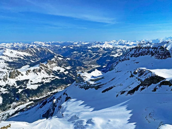 Wiosna Lodowata Alpejska Atmosfera Szwajcarskich Szczytach Gór Oglądana Masywu Les — Zdjęcie stockowe