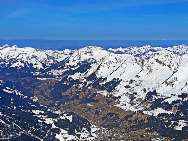 Wiosna Lodowata Alpejska Atmosfera Szwajcarskich Szczytach Gór Oglądana Masywu Les — Zdjęcie stockowe