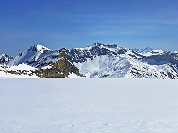 Tavaszi Jeges Alpesi Atmoszféra Svájci Hegycsúcsokon Les Diablerets Massif Ból — Stock Fotó