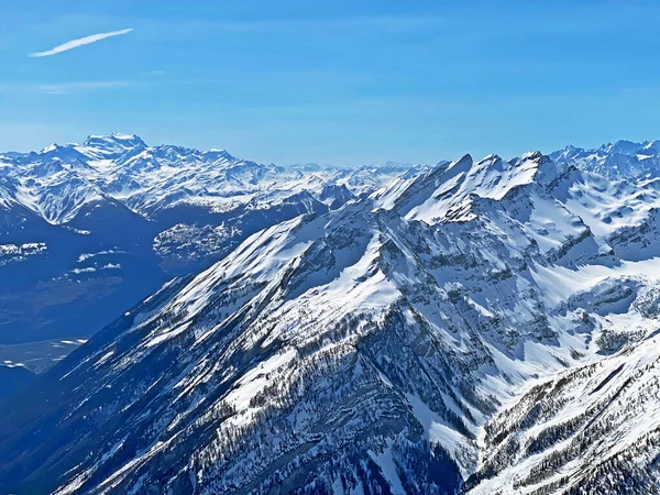 Sviçre Nin Dağlık Tepelerindeki Bahar Buzlu Alp Atmosferi Les Diablerets — Stok fotoğraf
