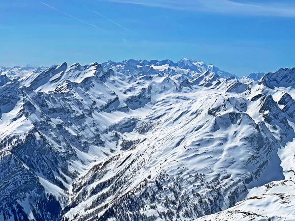Wiosna Lodowata Alpejska Atmosfera Szwajcarskich Szczytach Gór Oglądana Masywu Les — Zdjęcie stockowe