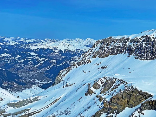 Wiosna Lodowata Alpejska Atmosfera Szwajcarskich Szczytach Gór Oglądana Masywu Les — Zdjęcie stockowe