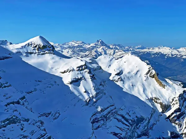 Karlı Dağ Zirvesi Tete Ronde Dağlık Kitle Les Diablerets Rochers — Stok fotoğraf