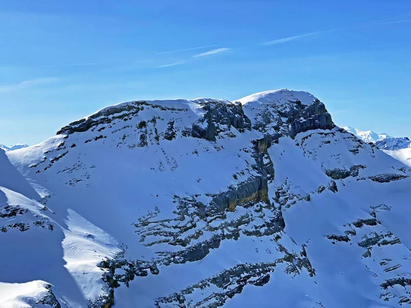 Снежный Альпийский Пик Sommet Des Diablerets Расположенный Горном Массиве Les — стоковое фото