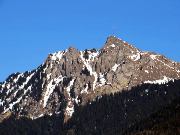 Rocky Alpine Mountain Peak Chamossaire Localizado Maciço Montanhoso Dos Alpes — Fotografia de Stock