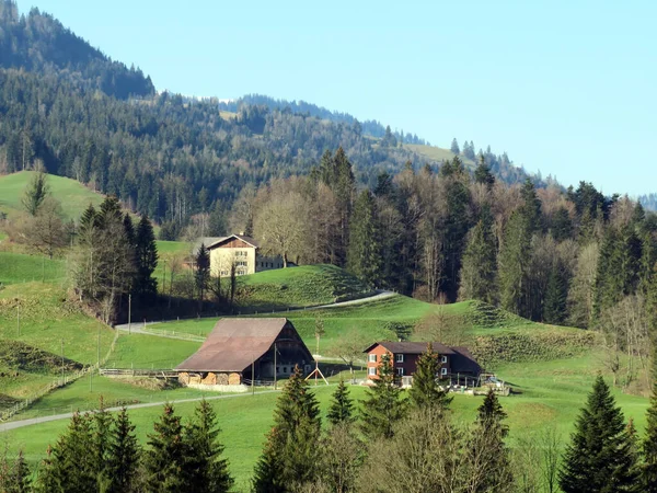 Staré Tradiční Domy Typická Švýcarská Subalpská Venkovská Architektura Schwarzenberg Kanton — Stock fotografie