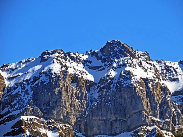Snowy Alpine Peak Haengst Hangst Pilatus Mountain Massif Schwarzenberg Canton — 스톡 사진