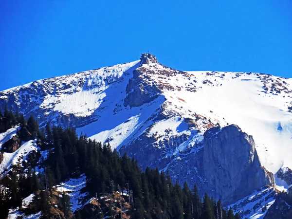 Snowy Alpine Peak Gnepfstein Mittagguepfi Mittaggupfi Pilatus Mountain Massif Schwarzenberg — 스톡 사진