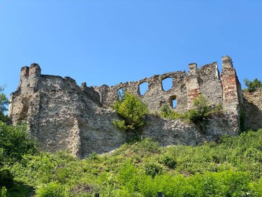 Kale kalesi Ruzica mezunu veya Utvrda Ruzica mezunu ili Tvrdjava Ruzica mezunu, Duzluk - Orahovica, Hırvatistan (Slavonija, Hrvatska)