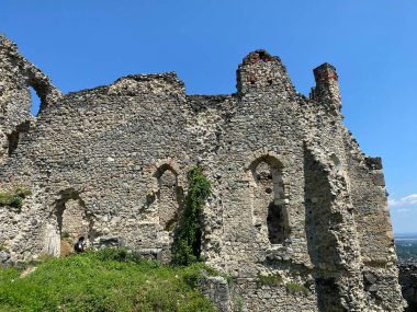 Kale kalesi Ruzica mezunu veya Utvrda Ruzica mezunu ili Tvrdjava Ruzica mezunu, Duzluk - Orahovica, Hırvatistan (Slavonija, Hrvatska)