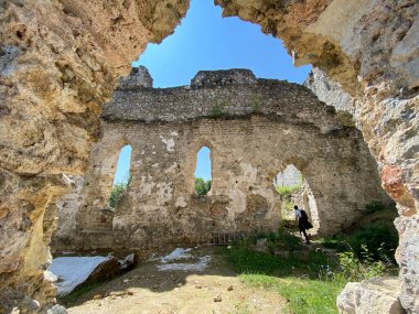 Kale kalesi Ruzica mezunu veya Utvrda Ruzica mezunu ili Tvrdjava Ruzica mezunu, Duzluk - Orahovica, Hırvatistan (Slavonija, Hrvatska)