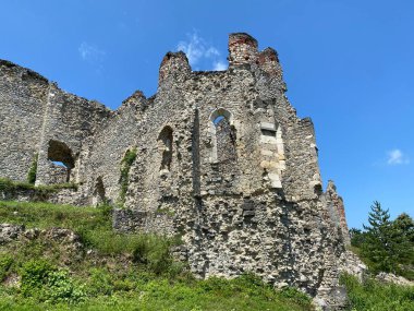 Kale kalesi Ruzica mezunu veya Utvrda Ruzica mezunu ili Tvrdjava Ruzica mezunu, Duzluk - Orahovica, Hırvatistan (Slavonija, Hrvatska)