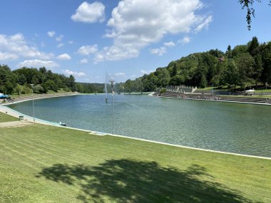 Gezi alanı ve banyo alanı Orahovacko jezero - Slavonya, Hırvatistan (Izletiste i kupaliste Orahovacko jezero - Slavonija, Hrvatska)
