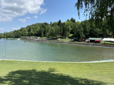 Gezi alanı ve banyo alanı Orahovacko jezero - Slavonya, Hırvatistan (Izletiste i kupaliste Orahovacko jezero - Slavonija, Hrvatska)