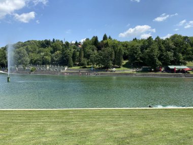 Gezi alanı ve banyo alanı Orahovacko jezero - Slavonya, Hırvatistan (Izletiste i kupaliste Orahovacko jezero - Slavonija, Hrvatska)