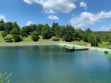Gezi alanı ve banyo alanı Orahovacko jezero - Slavonya, Hırvatistan (Izletiste i kupaliste Orahovacko jezero - Slavonija, Hrvatska)