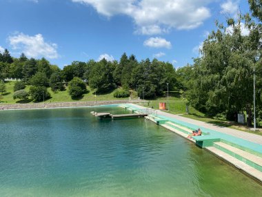 Gezi alanı ve banyo alanı Orahovacko jezero - Slavonya, Hırvatistan (Izletiste i kupaliste Orahovacko jezero - Slavonija, Hrvatska)
