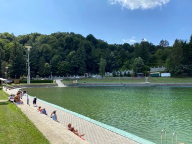 Gezi alanı ve banyo alanı Orahovacko jezero - Slavonya, Hırvatistan (Izletiste i kupaliste Orahovacko jezero - Slavonija, Hrvatska)