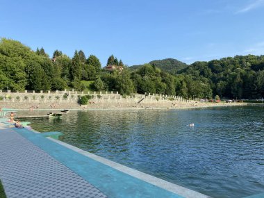 Gezi alanı ve banyo alanı Orahovacko jezero - Slavonya, Hırvatistan (Izletiste i kupaliste Orahovacko jezero - Slavonija, Hrvatska)