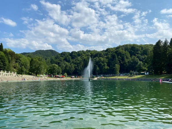 Θέση Εκδρομής Και Κολυμβητική Περιοχή Orahovacko Jezero Σλαβονία Κροατία Izletiste — Φωτογραφία Αρχείου