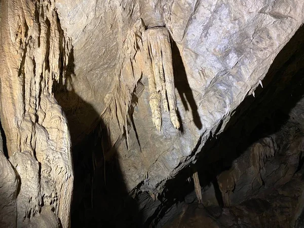 Touristen Lokvarka Höhle Der Region Gorski Kotar Lokve Kroatien Turisticka — Stockfoto