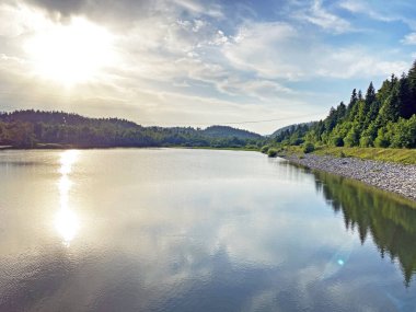 Yapay Potkos Gölü veya Potko Gölü, Fuzine - Gorski kotar, Hırvatistan (Umjetno jezero Potkos ili akumulacijsko jezero Potkos, Fuzine - Gorski kotar, Hrvatska)