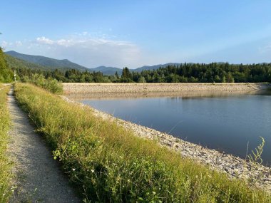 Yapay Potkos Gölü veya Potko Gölü, Fuzine - Gorski kotar, Hırvatistan (Umjetno jezero Potkos ili akumulacijsko jezero Potkos, Fuzine - Gorski kotar, Hrvatska)