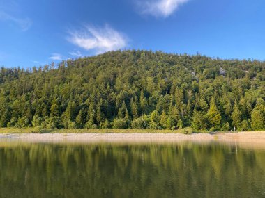 Yapay Potkos Gölü veya Potko Gölü, Fuzine - Gorski kotar, Hırvatistan (Umjetno jezero Potkos ili akumulacijsko jezero Potkos, Fuzine - Gorski kotar, Hrvatska)