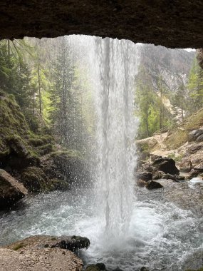 Pericnik Falls, Upper Pericnik Waterfall in the Julian Alps (Slovenia, Triglav National Park) - Der Pericnikfall, Oberer Pericnik-Wasserfall (Slowenien, Nationalpark Triglav) - Slap Pericnik (Slovenija, Triglavski narodni park)