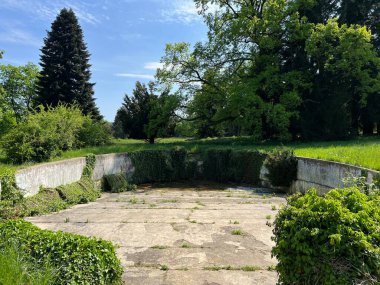 Bahçecilik anıtı Opeka (Hırvatistan) - Das Arboretum Opeka oder Pflanzensammlung im Park von Schloss Opeka (Kroatien) - Hortikulturni spomenik arboretum Opeka (Vinica, Hrvatska)