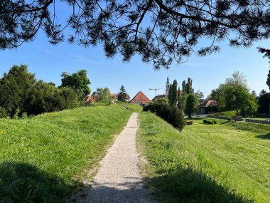 Varazdin ya da Varazdin 'in Feodal Kalesi (Hırvatistan) - Schloss-Burg Varazdin oder Feudalfestung Varazdin (Kroatien) - Stari mezunu Varadin ili Varazdinska feudalna tvrdjava (Hrvatska)