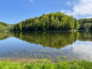 Yapay Trakoscan Gölü (Zagorje, Hırvatistan) - Die - Trakoscan oder kuenstlicher Trakoscansee (Kroatien) - Umjetno jezero ili Trakoscansko jezero (Hrvatsko zagorje, Hrvatska)