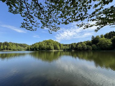 Yapay Trakoscan Gölü (Zagorje, Hırvatistan) - Die - Trakoscan oder kuenstlicher Trakoscansee (Kroatien) - Umjetno jezero ili Trakoscansko jezero (Hrvatsko zagorje, Hrvatska)