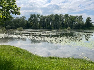 Oresje Gölü veya yapay göl Oresje (Zagreb İlçesi, Hırvatistan) - Oresje-See oder kuenstlicher (Kroatien) - Umjetno jezero Oresje (Sveta Nedelja, Hrvatska)