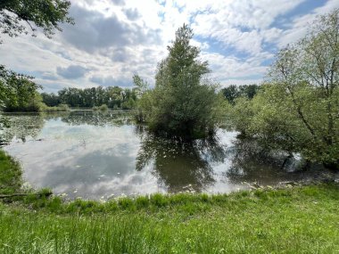 Oresje Gölü veya yapay göl Oresje (Zagreb İlçesi, Hırvatistan) - Oresje-See oder kuenstlicher (Kroatien) - Umjetno jezero Oresje (Sveta Nedelja, Hrvatska)