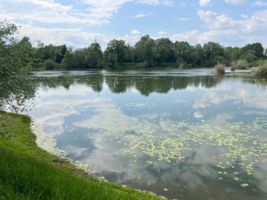 Oresje Gölü veya yapay göl Oresje (Zagreb İlçesi, Hırvatistan) - Oresje-See oder kuenstlicher (Kroatien) - Umjetno jezero Oresje (Sveta Nedelja, Hrvatska)