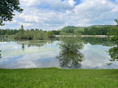 Oresje Gölü veya yapay göl Oresje (Zagreb İlçesi, Hırvatistan) - Oresje-See oder kuenstlicher (Kroatien) - Umjetno jezero Oresje (Sveta Nedelja, Hrvatska)