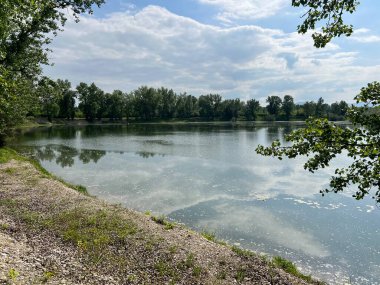 Oresje Gölü veya yapay göl Oresje (Zagreb İlçesi, Hırvatistan) - Oresje-See oder kuenstlicher (Kroatien) - Umjetno jezero Oresje (Sveta Nedelja, Hrvatska)