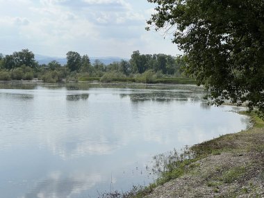 Oresje Gölü veya yapay göl Oresje (Zagreb İlçesi, Hırvatistan) - Oresje-See oder kuenstlicher (Kroatien) - Umjetno jezero Oresje (Sveta Nedelja, Hrvatska)