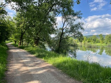 Yapay Oresje Gölü (Zagreb İlçesi, Hırvatistan) etrafında yürüyüş ve dinlenme yolları - Staze za setnju i rekreaciju oko umjetnog jezera Oresje (Sveta Nedelja, Hrvatska, Hrvatska)