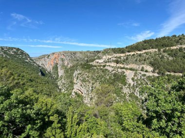 Cikola Nehri ve Kanyonu (Drnis, Hırvatistan) - Znacajni krajobraz Vodeni tok i kanjon Cikole ili znacajni krajobraz Cikola (Drnis, Hrvatska)